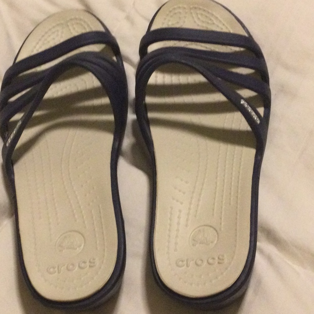 NWNT Crocs 8